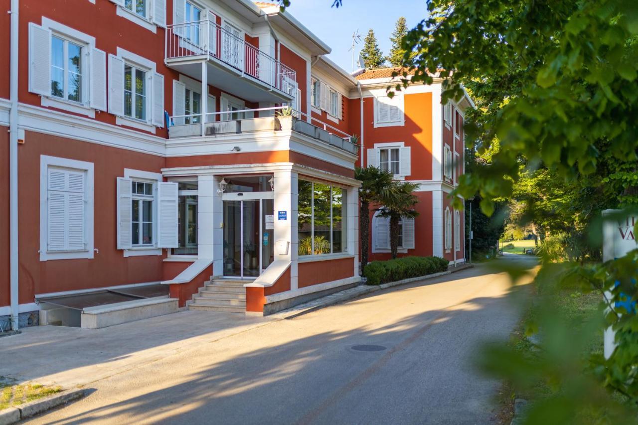 Villa Valdepian Apartments Savudrija Exteriör bild