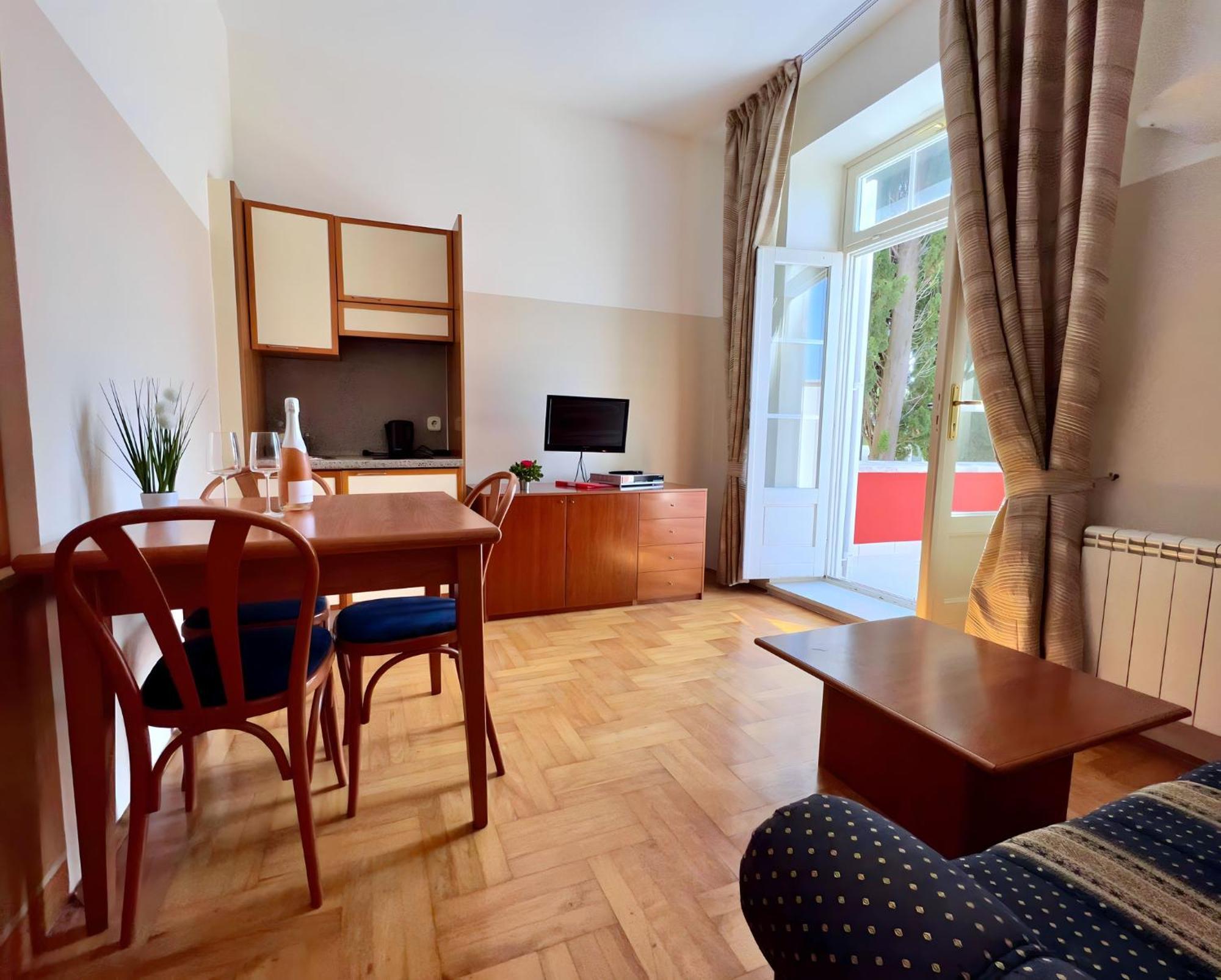 Villa Valdepian Apartments Savudrija Exteriör bild