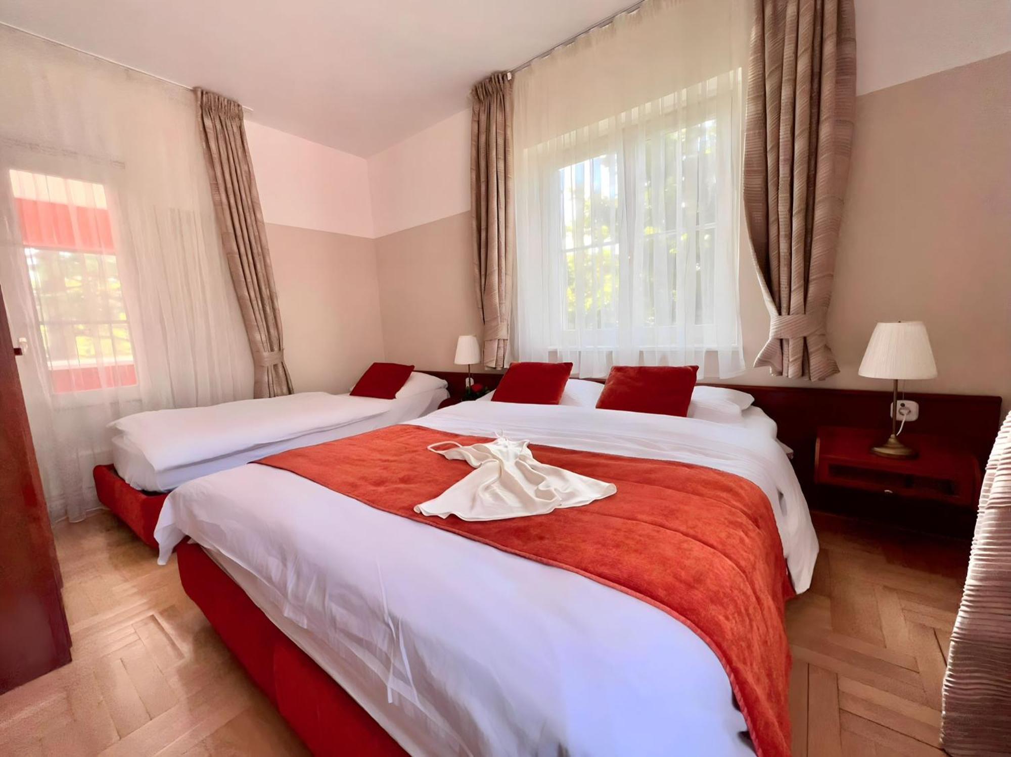 Villa Valdepian Apartments Savudrija Exteriör bild